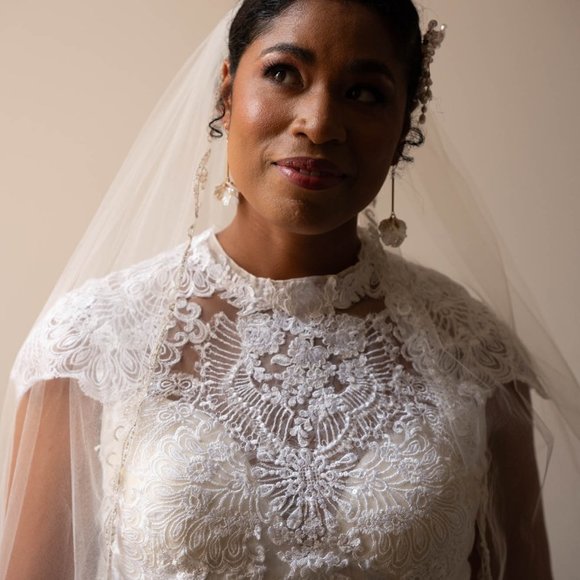 David\'s Bridal Ivory One Tier Mid Veil with Swirl Embellishment main image 9